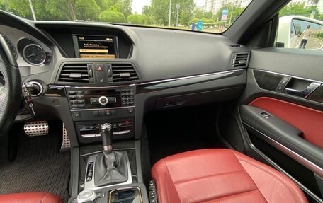 Mercedes-Benz E-Класс, 2011 год, 1 850 000 рублей, 10 фотография