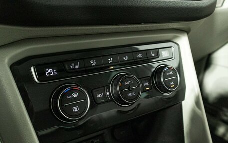 Volkswagen Tiguan II, 2018 год, 2 579 898 рублей, 15 фотография