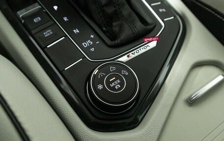 Volkswagen Tiguan II, 2018 год, 2 579 898 рублей, 18 фотография