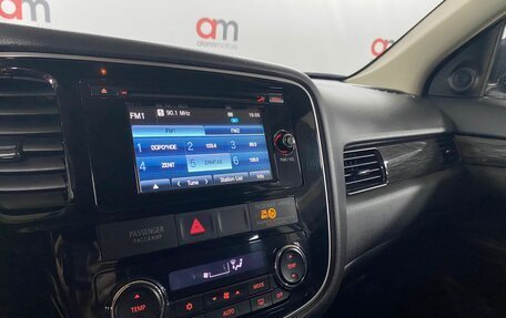 Mitsubishi Outlander III рестайлинг 3, 2016 год, 1 599 000 рублей, 15 фотография
