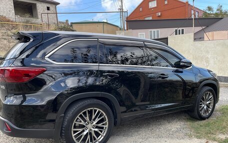 Toyota Highlander III, 2014 год, 3 350 000 рублей, 1 фотография