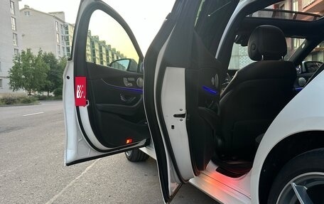 Mercedes-Benz E-Класс, 2021 год, 5 600 000 рублей, 7 фотография