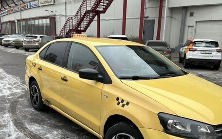 Volkswagen Polo VI (EU Market), 2017 год, 450 000 рублей, 2 фотография