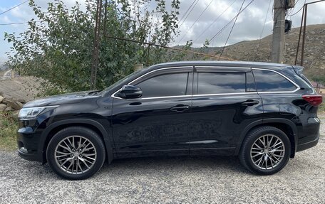 Toyota Highlander III, 2014 год, 3 350 000 рублей, 5 фотография