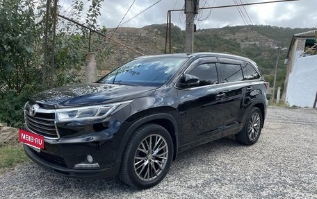 Toyota Highlander III, 2014 год, 3 350 000 рублей, 4 фотография