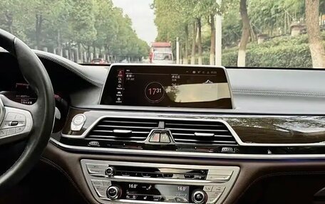 BMW 7 серия, 2021 год, 5 600 000 рублей, 9 фотография