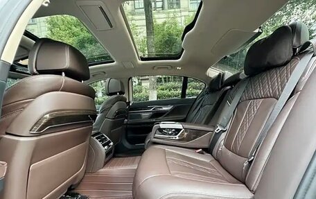 BMW 7 серия, 2021 год, 5 600 000 рублей, 16 фотография