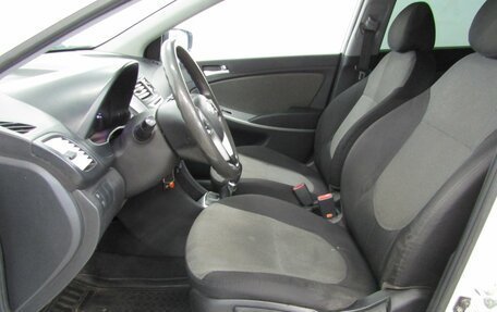 Hyundai Solaris II рестайлинг, 2012 год, 640 000 рублей, 13 фотография