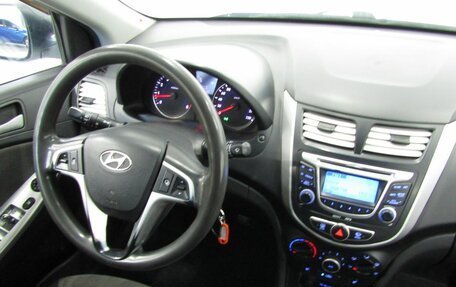 Hyundai Solaris II рестайлинг, 2012 год, 640 000 рублей, 18 фотография