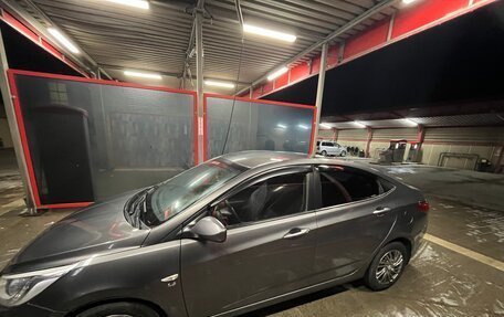 Hyundai Solaris II рестайлинг, 2014 год, 930 000 рублей, 2 фотография