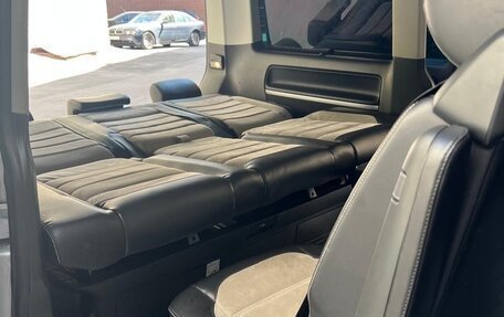 Volkswagen Multivan T6 рестайлинг, 2016 год, 3 900 000 рублей, 16 фотография