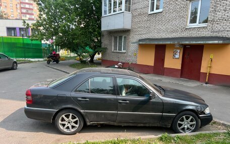 Mercedes-Benz C-Класс, 1996 год, 250 000 рублей, 2 фотография