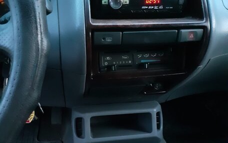 Nissan Terrano II рестайлинг, 1998 год, 289 000 рублей, 9 фотография