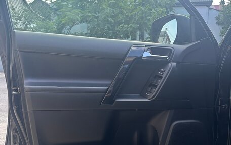 Toyota Land Cruiser Prado 150 рестайлинг 2, 2016 год, 2 950 000 рублей, 8 фотография