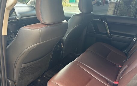 Toyota Land Cruiser Prado 150 рестайлинг 2, 2016 год, 2 950 000 рублей, 16 фотография
