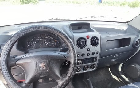 Peugeot Partner II рестайлинг 2, 2010 год, 350 000 рублей, 18 фотография