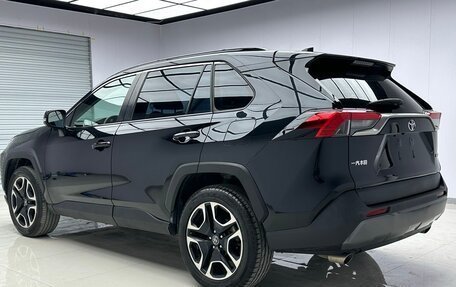 Toyota RAV4, 2021 год, 1 652 000 рублей, 5 фотография