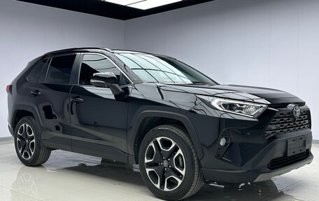 Toyota RAV4, 2021 год, 1 652 000 рублей, 3 фотография