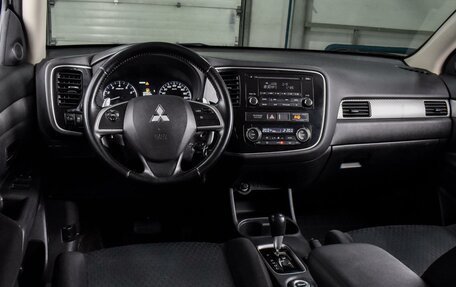Mitsubishi Outlander III рестайлинг 3, 2014 год, 1 459 000 рублей, 6 фотография