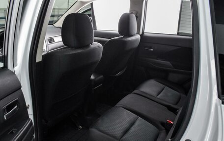 Mitsubishi Outlander III рестайлинг 3, 2014 год, 1 459 000 рублей, 11 фотография