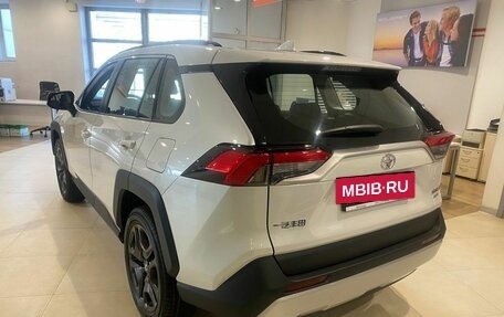 Toyota RAV4, 2024 год, 5 450 000 рублей, 5 фотография
