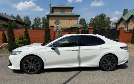 Toyota Camry, 2020 год, 2 300 000 рублей, 4 фотография