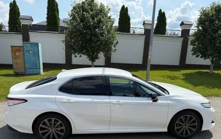 Toyota Camry, 2020 год, 2 300 000 рублей, 10 фотография