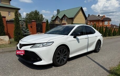 Toyota Camry, 2020 год, 2 300 000 рублей, 3 фотография