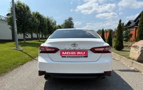 Toyota Camry, 2020 год, 2 300 000 рублей, 7 фотография