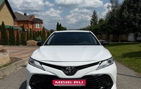 Toyota Camry, 2020 год, 2 300 000 рублей, 2 фотография