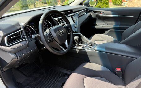 Toyota Camry, 2020 год, 2 300 000 рублей, 14 фотография