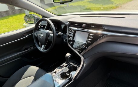 Toyota Camry, 2020 год, 2 300 000 рублей, 24 фотография