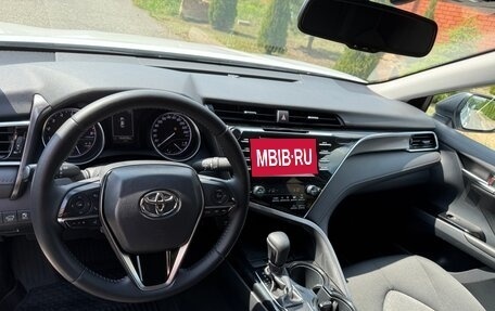 Toyota Camry, 2020 год, 2 300 000 рублей, 16 фотография