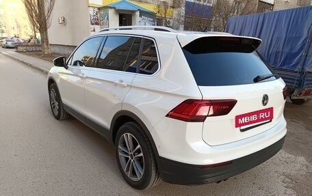 Volkswagen Tiguan II, 2018 год, 2 700 000 рублей, 2 фотография