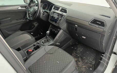 Volkswagen Tiguan II, 2018 год, 2 700 000 рублей, 11 фотография