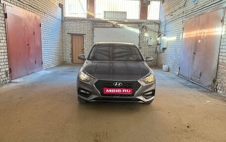 Hyundai Solaris II рестайлинг, 2018 год, 775 000 рублей, 1 фотография