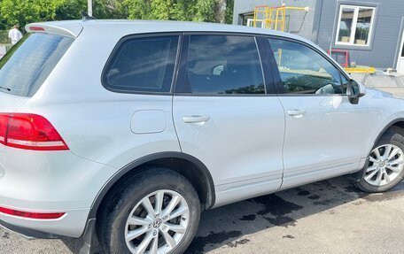 Volkswagen Touareg III, 2010 год, 1 800 000 рублей, 2 фотография