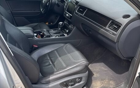 Volkswagen Touareg III, 2010 год, 1 800 000 рублей, 5 фотография