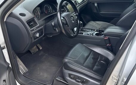 Volkswagen Touareg III, 2010 год, 1 800 000 рублей, 6 фотография