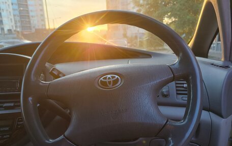 Toyota Estima III рестайлинг -2, 2000 год, 600 000 рублей, 7 фотография