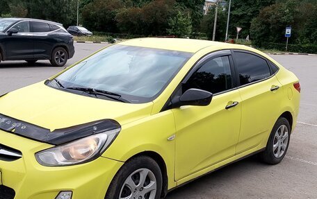 Hyundai Solaris II рестайлинг, 2012 год, 500 000 рублей, 5 фотография