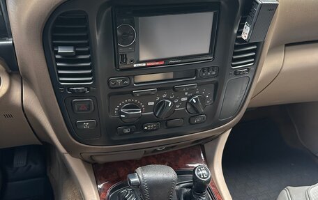 Toyota Land Cruiser 100 рестайлинг 2, 1999 год, 1 800 000 рублей, 5 фотография