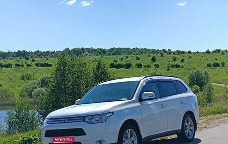 Mitsubishi Outlander III рестайлинг 3, 2013 год, 1 700 000 рублей, 1 фотография