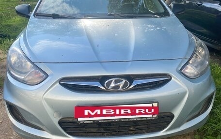 Hyundai Solaris II рестайлинг, 2011 год, 580 000 рублей, 2 фотография