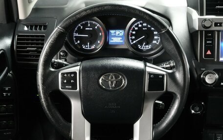 Toyota Land Cruiser Prado 150 рестайлинг 2, 2016 год, 3 383 000 рублей, 12 фотография