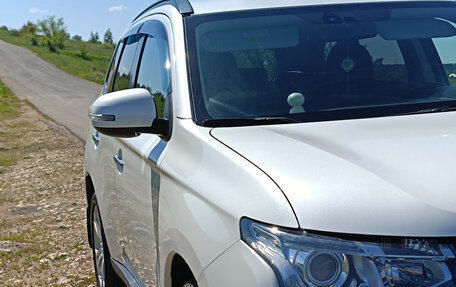 Mitsubishi Outlander III рестайлинг 3, 2013 год, 1 700 000 рублей, 2 фотография
