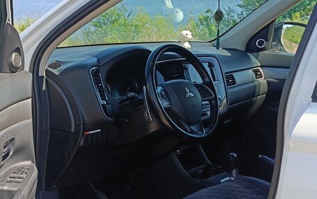 Mitsubishi Outlander III рестайлинг 3, 2013 год, 1 700 000 рублей, 7 фотография