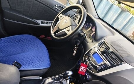 Hyundai Solaris II рестайлинг, 2012 год, 680 000 рублей, 16 фотография
