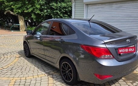 Hyundai Solaris II рестайлинг, 2015 год, 899 999 рублей, 3 фотография
