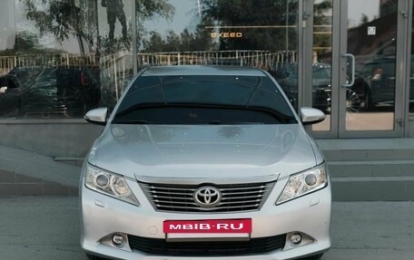 Toyota Camry, 2012 год, 1 800 000 рублей, 2 фотография